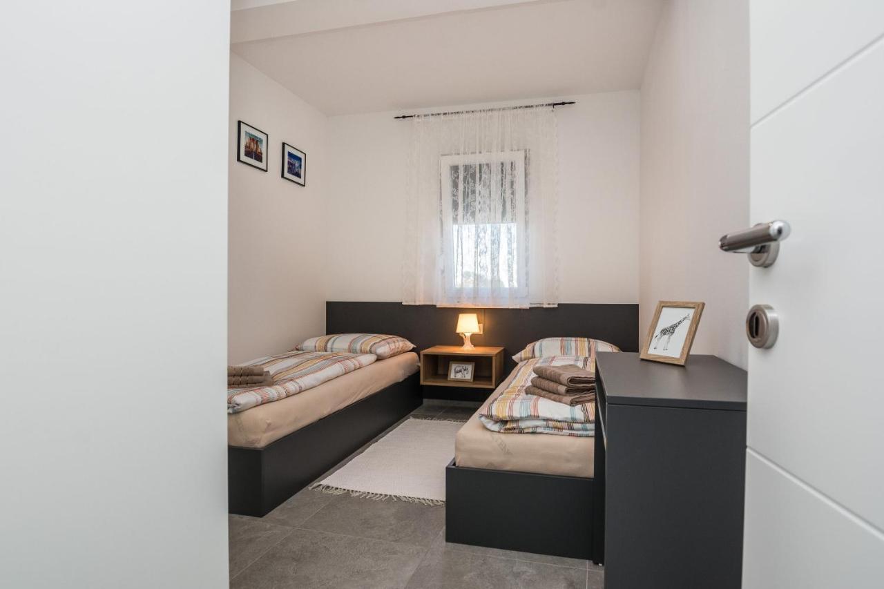 Apartment Spanic 1 Vir Esterno foto