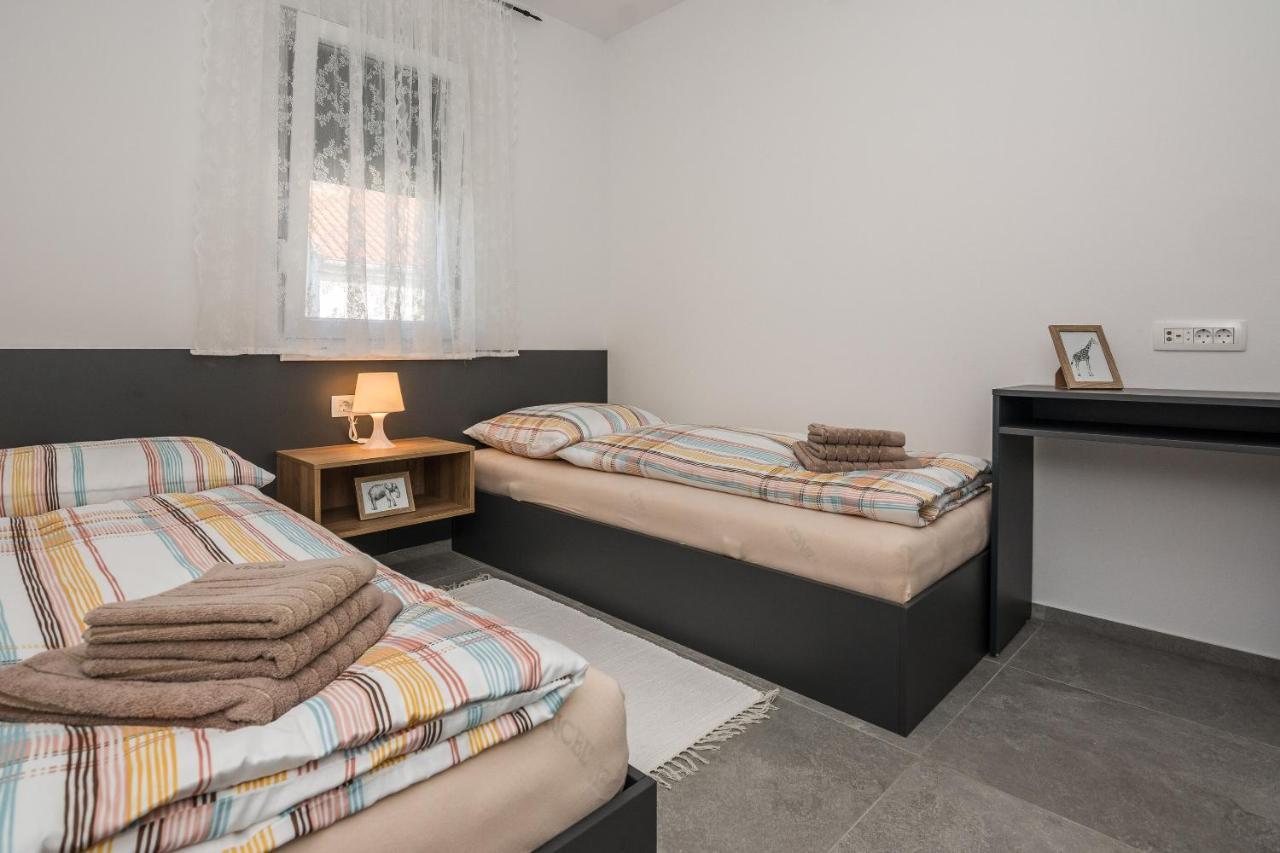 Apartment Spanic 1 Vir Esterno foto